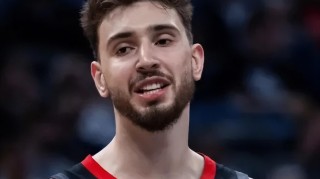 五星体育直播-火箭3小将让人绝望！申京谢泼德狂铁还防不住，阿门莽夫无脑冲！