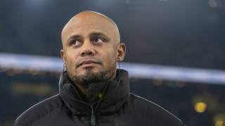 五星体育官网-记者：孔帕尼满意戴伯尔和查韦斯两位18岁中场表现，今夏可能外租