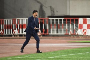 五星体育官网-大连8轮不胜谢晖赛后揽责 唯有继续亮剑血战豪强